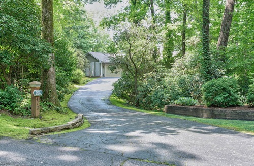 Pisgah Forest House | Come to Relax, Hike, and Bike w/Amazing Views - 3 Min to Brevard!