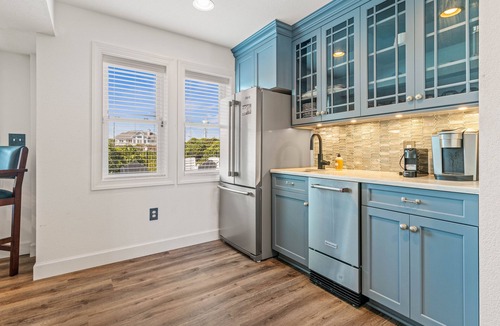 Pine Island House | Comedy Central: Semi-Oceanfront, Close to Beach Access, Private Pool
