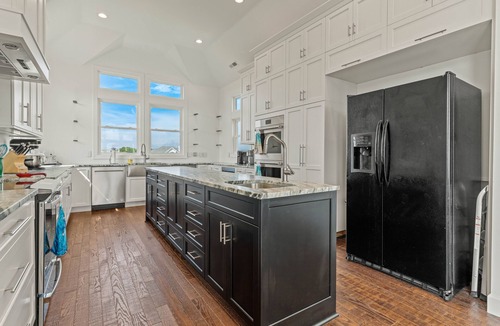 Pine Island House | Comedy Central: Semi-Oceanfront, Close to Beach Access, Private Pool