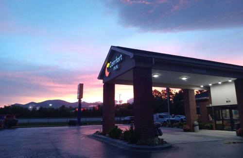 Marion Hotel | Comfort Inn near Downtown & Blue Ridge PKWY