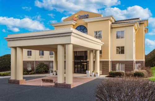 Brevard Hotel | Comfort Inn & Suites Brevard North