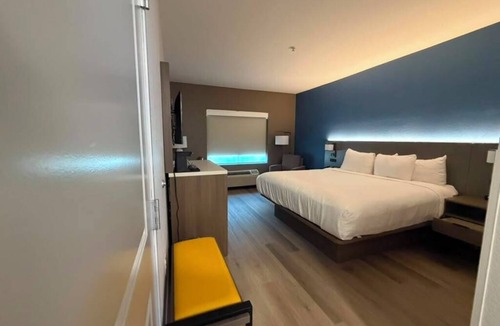 Concord Hotel | Comfort Inn & Suites Concord (Kannapolis)