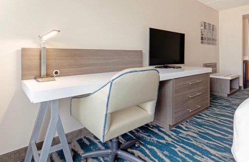 Greenville Hotel | Comfort Inn & Suites Greenville Near Convention Center