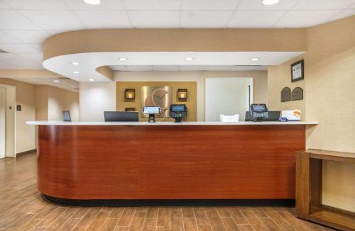 Cornelius Hotel | Comfort Inn & Suites Lake Norman