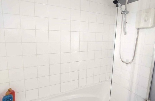 North Shields Apartment | Comfort Palace Free Parking