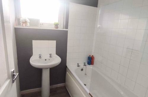 North Shields Apartment | Comfort Palace Free Parking
