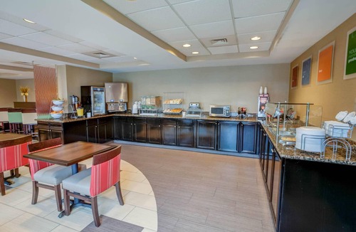 Concord Hotel | Comfort Suites Concord Mills