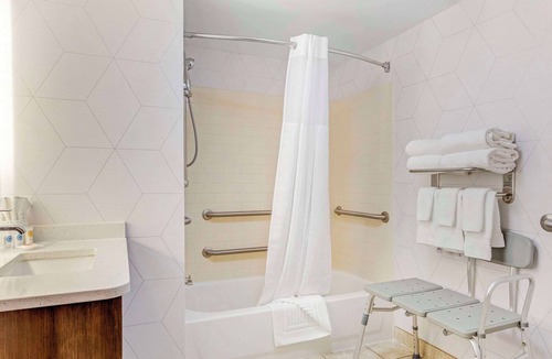 Whitsett Hotel | Comfort Suites Whitsett - Greensboro East