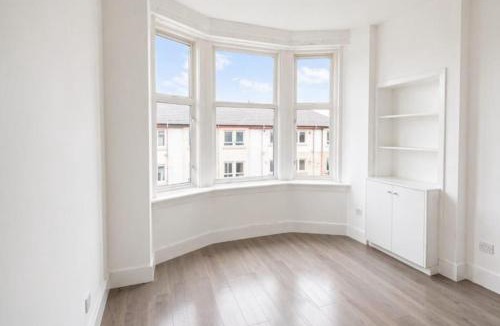 Paisley Apartment | Comfortable 2-Bed Flat with Free Parking