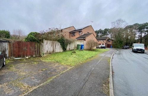 Bracknell Ski Chalet | Comfortable 2 Bedroom House in Bracknell