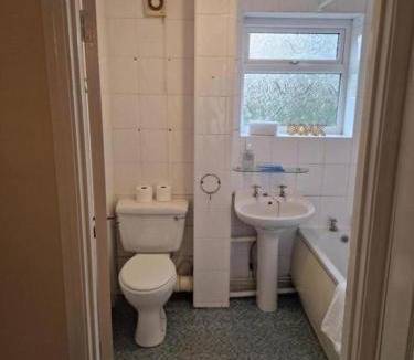 Washington House | Comfortable 2Br Home-Free Parking-Great Location