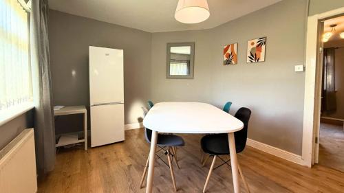 Runcorn House | Comfortable 3BR Home in Weston Point Runcorn