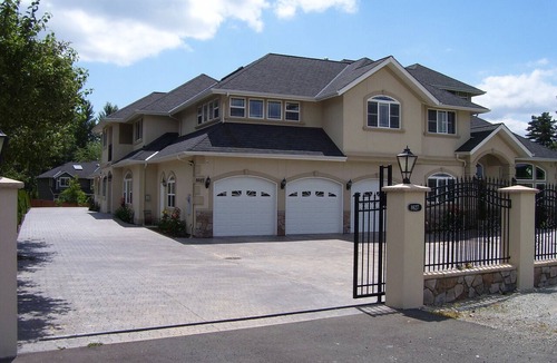Kenmore Villa | Comfortable and spacious 5-bedroom villa Sleeps 16