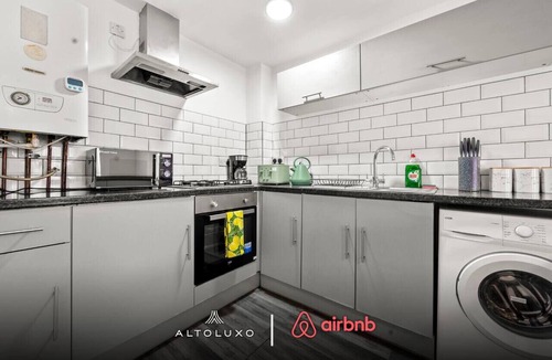 Belluton House | Comfortable Bristol 2BD Home