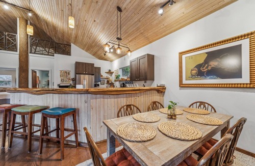 Hendersonville Cabin | Comfortable cabin near wineries~hiking~Hendersonville
