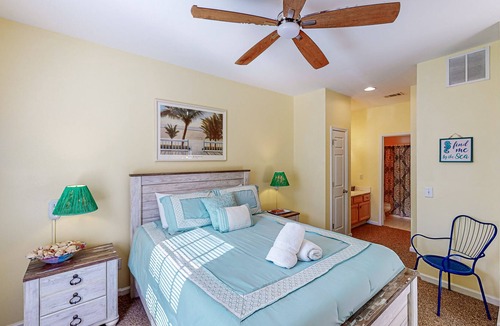 Sea Trail Condo | Comfortable condo with pool & hot tub access, balcony, W/D, & central AC