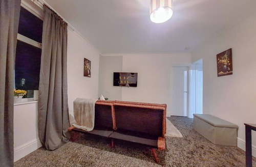 Goole Apartment | Comfortable Home in Goole - Free Parking and Wifi