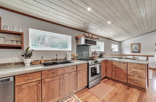 Hendersonville House | Comfortable home near wineries and hiking