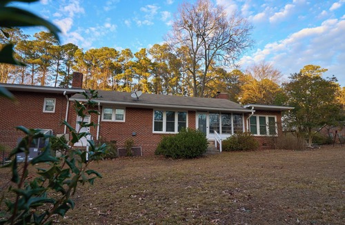 Rocky Mount House | Comfortable Waterfront living in Rocky Mount