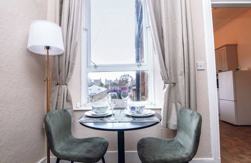 Aberdeen West End Apartment | Comfortable West End Flat with Parking Easy Access