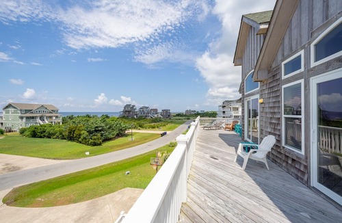 Wind Over Waves House | Comfortably Numb - Lovely 7 Bedroom Semi-Soundfront Home in Salvo