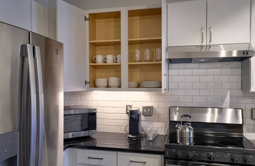 Clayton Apartment | Comfy 2BD Abode Mins from DT Clayton | Pool | Gym