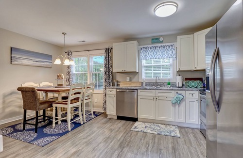 Kings Grant House | Comfy 3 bedroom home with a pool