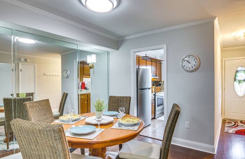 Summerville Condo | Comfy Augusta Condo w/Deck ~ 4 Mi to Olde Town