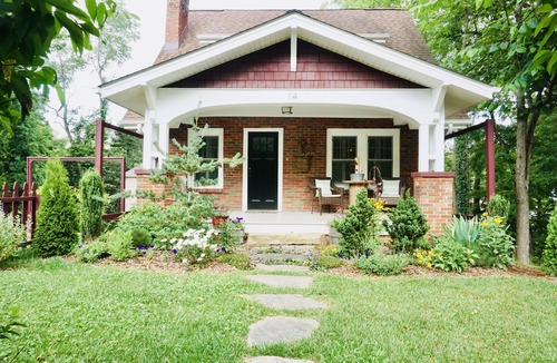 Asheville House | Comfy Cozy Eclectic Home in West Asheville close to Downtown!