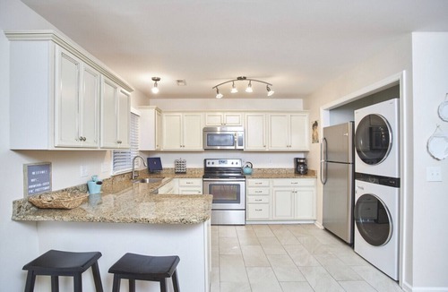 Apex House | Comfy Peaceful Cottage in Historic Downtown Apex!