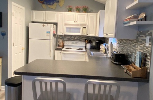 Colington House | Comfy Three Bedrooms, Two Baths, Competitively Priced with Lots of Amenities