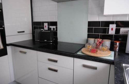 Newcastle-Under-Lyme Apartment | Commet Town House