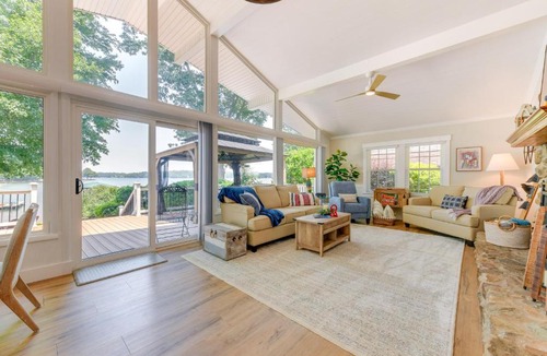 Mayhew House | Commodore Bay Waterfront Home on Lake Norman!