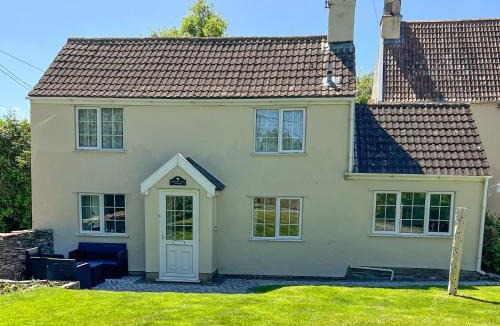 Frampton Cotterell House | Commonwealth Cottage