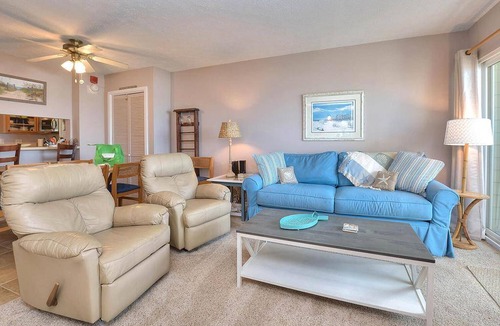 Caswell Beach Condo | Condo ∙ 3 bedrooms ∙ 8 guests