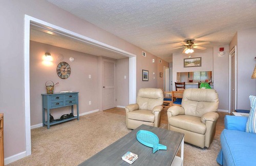 Caswell Beach Condo | Condo ∙ 3 bedrooms ∙ 8 guests