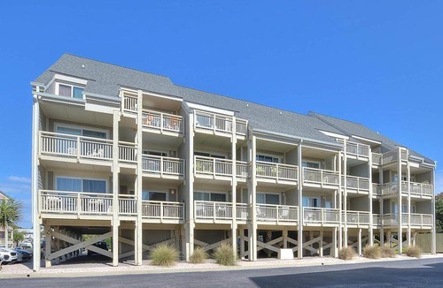 Caswell Beach Condo | Condo ∙ 2 bedrooms ∙ 5 guests