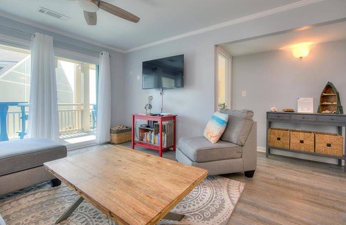 Caswell Beach Condo | Condo ∙ 2 bedrooms ∙ 5 guests
