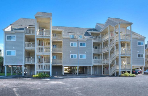 Caswell Beach Condo | Condo ∙ 3 bedrooms ∙ 6 guests