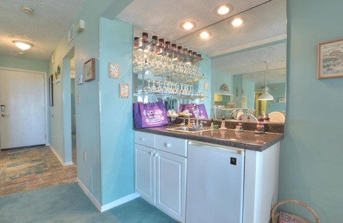 Caswell Beach Condo | Condo ∙ 2 bedrooms ∙ 4 guests