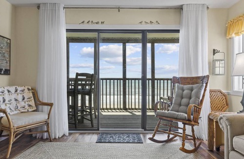 Pine Knoll Shores Condo | Condo ∙ 2 bedrooms ∙ 6 guests