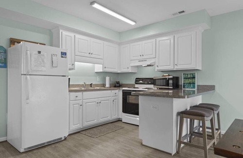 Atlantic Beach Condo | Condo ∙ 2 bedrooms ∙ 6 guests