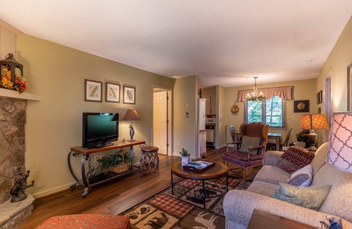 Blowing Rock Condo | Condo ∙ 2 bedrooms ∙ 4 guests