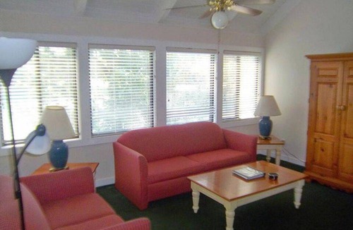 New Bern Condo | Condo ∙ 2 bedrooms ∙ 8 guests