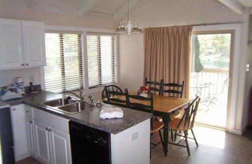 New Bern Condo | Condo ∙ 2 bedrooms ∙ 8 guests