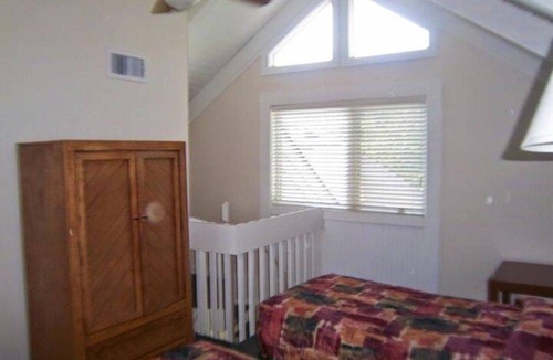 New Bern Condo | Condo ∙ 2 bedrooms ∙ 8 guests