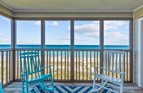 Pine Knoll Shores Condo | Condo ∙ 3 bedrooms ∙ 6 guests
