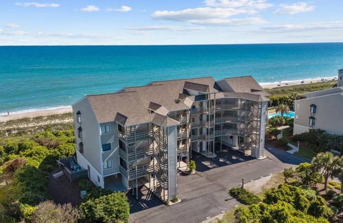 Pine Knoll Shores Condo | Condo ∙ 3 bedrooms ∙ 6 guests