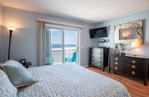 Kure Beach Condo | Condo ∙ 3 bedrooms ∙ 8 guests
