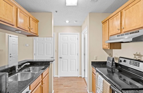 Dilworth Condo | Condo for 30+ Days Stays Near UpTown Charlotte - Free parking